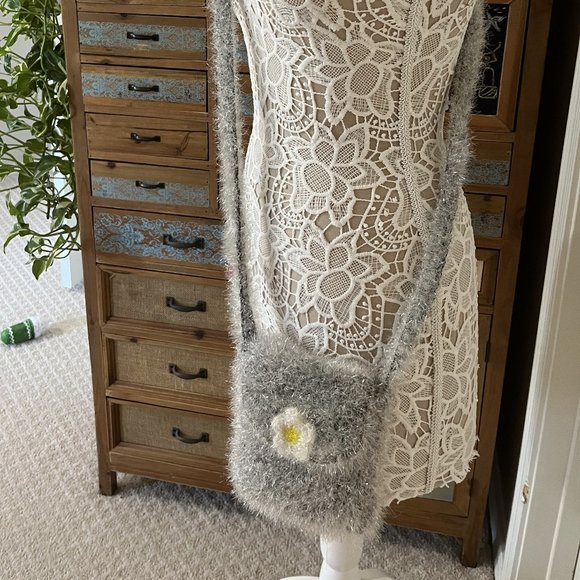 Sparkle & Shag Mini Glittery Silver Crossbody Bag - NWOT - Unique - Picture 3 of 9